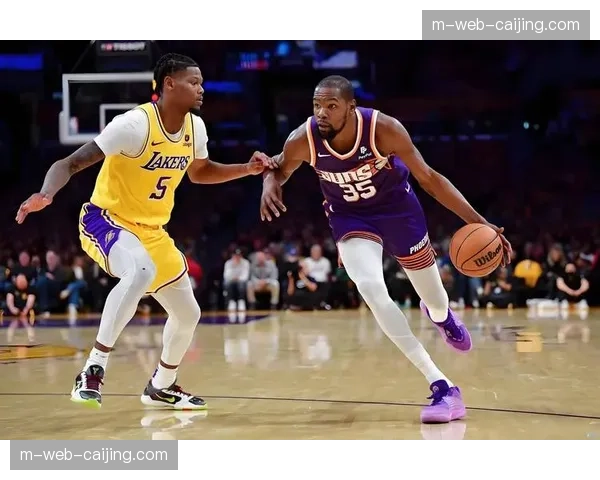 湖人防守效率仅排联盟第19位 防守短板或成季后赛最大隐患 湖人防守效率仅排联盟第19位 防守短板或成季后赛最大隐患