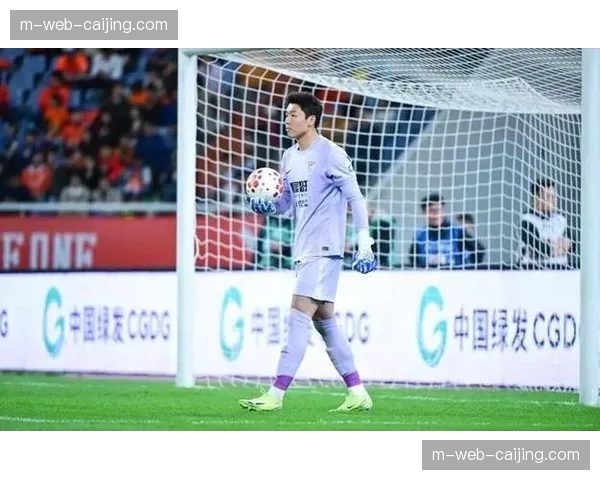 马莱莱三球展现冲击力 大连英博前锋成反击利器